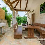 Villa Villa Holiday Home Zvecanje