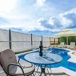 Villa Holiday Home Zvecanje Villa *