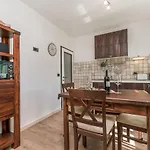 Villa Holiday Home Zvecanje