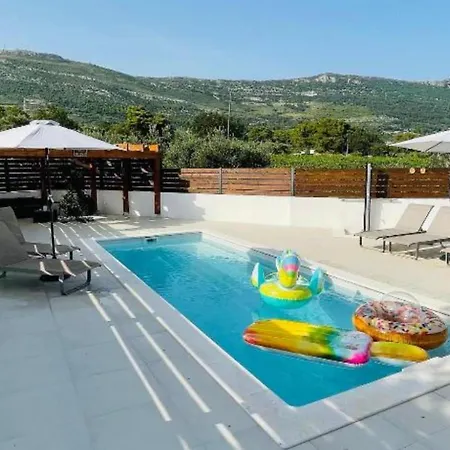 Holiday home Holiday Home Villa