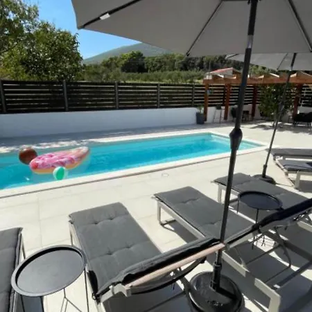 Holiday home Holiday Home Villa *