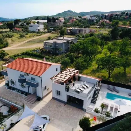 Holiday Home Villa Kastel Novi