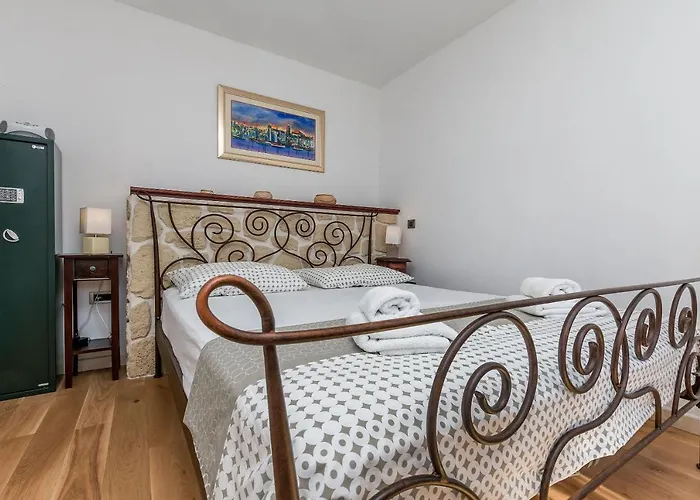 Villa Holiday Home Zvecanje 别墅