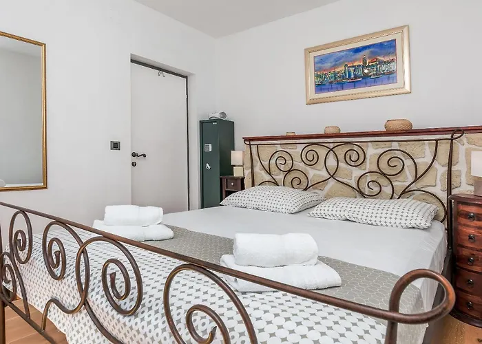 Villa Holiday Home Zvecanje 别墅