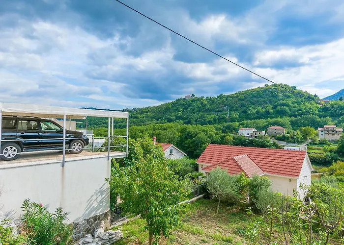 Villa Holiday Home Zvecanje * Zvecanje